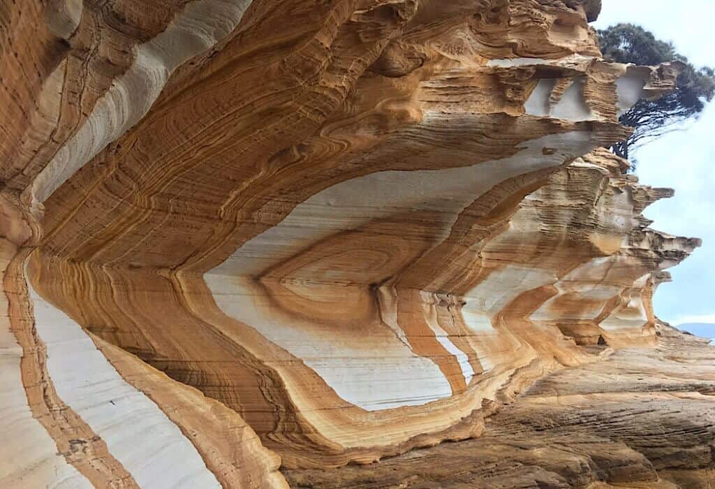 Painted Cliffs 彩绘崖壁